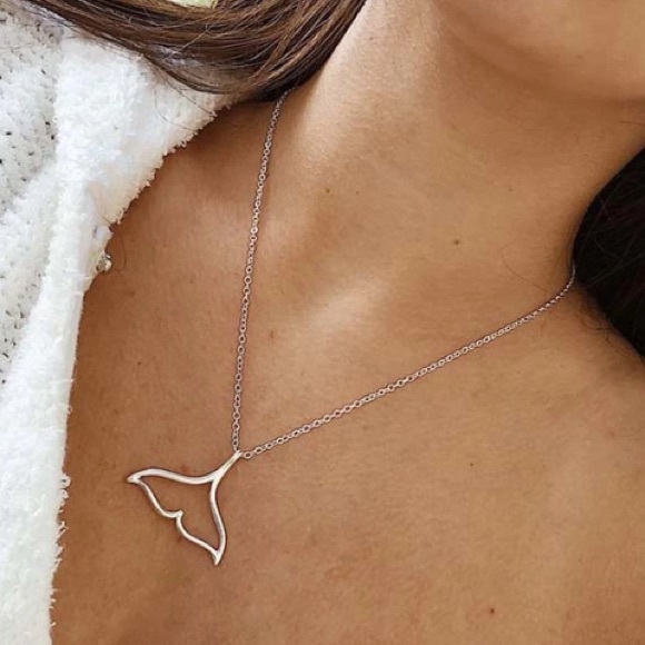 New Silver Whale Tale Necklace - Picture 2 of 4